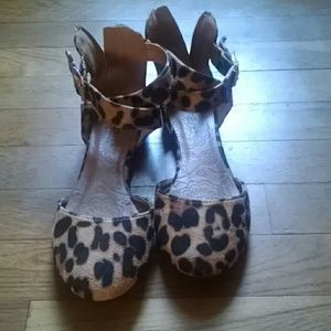 6 leopard buckle dressy flats